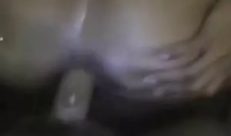 Hermosa rubia maduras culonas masturbandose traviesa hombre con barba.