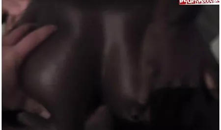 Al mismo tiempo, maduras mexicanas culonas dos pollas en una tetona chica hermosa