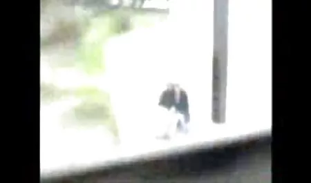 Un hombre maduras de 40 culonas con un vientre de fundición, hermosa niña