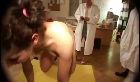 Chica asiática en la leva con xxx de maduras culonas diferentes juguetes