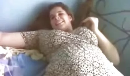 Los niños ponen a prueba el sexo anal en la habitación de las niñas maduras culonas dildo