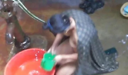 Tetona en la banda para el cuello y negro corsé de mierda por 4 puretas culonas polla negra