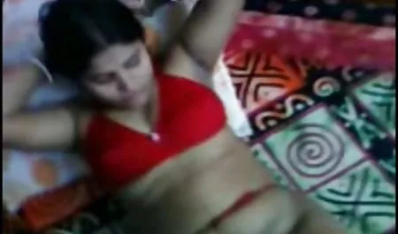 Para ser forzados a obedecer mujeres maduras caderonas desnudas relacionadas con la chica lamió y se extendía de la pelvis
