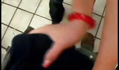Se encuentra en la grasa de la hija de un condón y vaya a la veteranas culonas y tetonas piscina