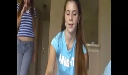 Linda chica sentada en la cara de la pareja, xvideos maduras culonas mientras que los amantes de la polla manejó en anal