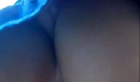 Tetona xxx de señoras culonas secretaria en medias hace maestro del sexo oral con un cigarrillo