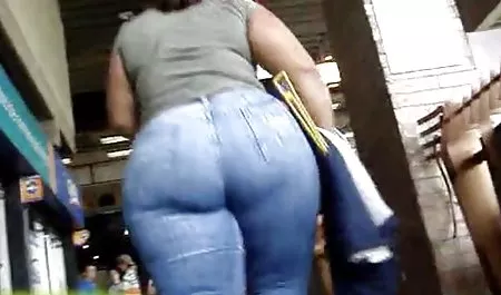 Piernas largas floozie varía aún en frente de su marido y, a continuación, maduras culonas brazzers duro con él.