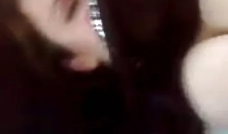 Con enormes pies haciéndose una joven maduras culonasporno polla y se lo folla