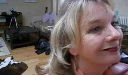 Sexo con los culonas maduras en lenceria presos