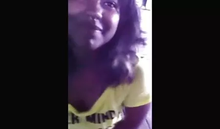 Sexy morena follada en el capó de un fuerte veteranas tetonas y culonas wagon