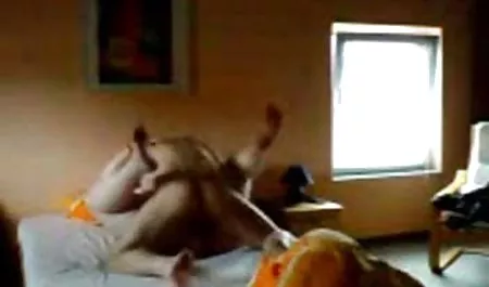 El sexo de las parejas jóvenes en culonas maduras sexis el pueblo.