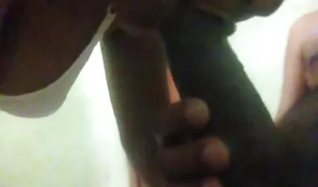 Tomar a una mujer en dos miembros señoras culonas y tetonas en el culo y cummed