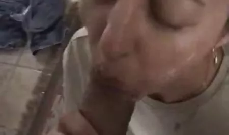 Explosión maduras blancas culonas anal