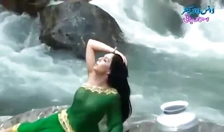 Lamió el coño de la videos de maduras culonas y tetonas muchacha en la jaula, y en la vagina